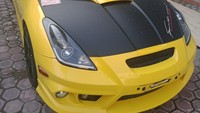 Toyota Celica 1.8L AT tahun 2005 dengan warna kuning. Mobil itu juga lengkap dokumennya, sementara jaminan uang lelang perlu Rp 50 juta. Harga limit dari mobil sport coupe ini Rp 180.387.000. Foto: Lelang.go.id