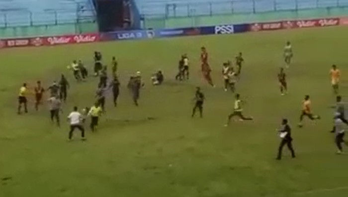 liga 3 ricuh