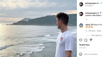 Pol Espargaro jatuh cinta sama Lombok lur. Foto: Twitter