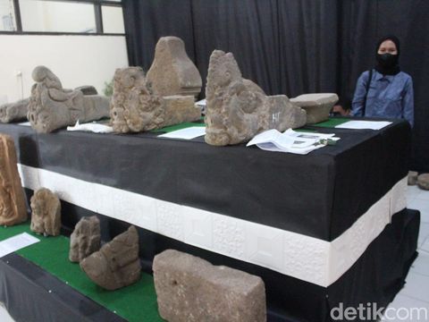 Masyarakat Jombang kini tak perlu lagi ke Trowulan, Mojokerto untuk melihat langsung berbagai peninggalan Kerajaan Majapahit. Karena di Kota Santri sudah ada museum cagar budaya yang mempunyai puluhan koleksi artefak.