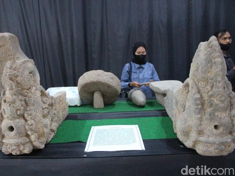 Masyarakat Jombang kini tak perlu lagi ke Trowulan, Mojokerto untuk melihat langsung berbagai peninggalan Kerajaan Majapahit. Karena di Kota Santri sudah ada museum cagar budaya yang mempunyai puluhan koleksi artefak.