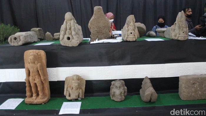 Masyarakat Jombang kini tak perlu lagi ke Trowulan, Mojokerto untuk melihat langsung berbagai peninggalan Kerajaan Majapahit. Karena di Kota Santri sudah ada museum cagar budaya yang mempunyai puluhan koleksi artefak.