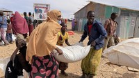 Kekeringan berkepanjangan juga berdampak pada berkurangnya stok makanan di Ethiopia.  