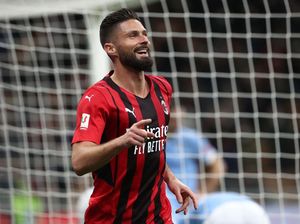 Giroud Hapus Kutukan Nomor 9 di Milan