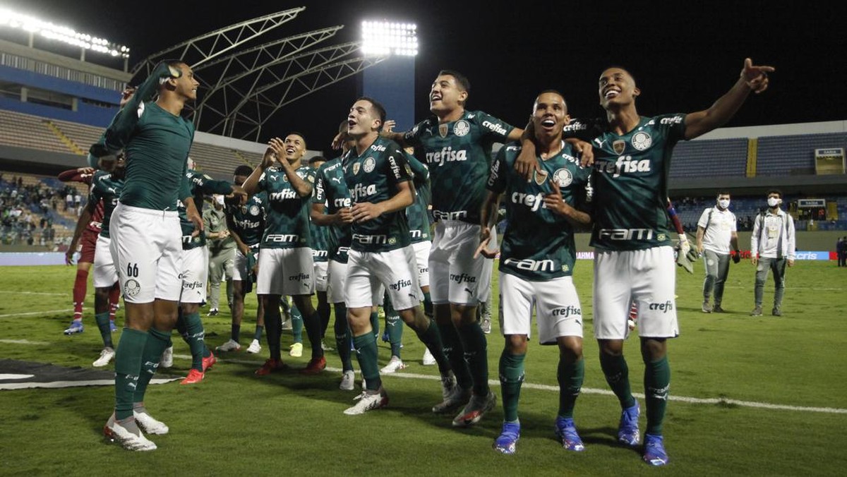Pameiras melawan Chelsea di final Piala Dunia Antarklub. (Foto: Ricardo Moreira/Getty Images)