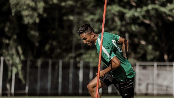 Penyerang PSS Sleman Wander Luiz.