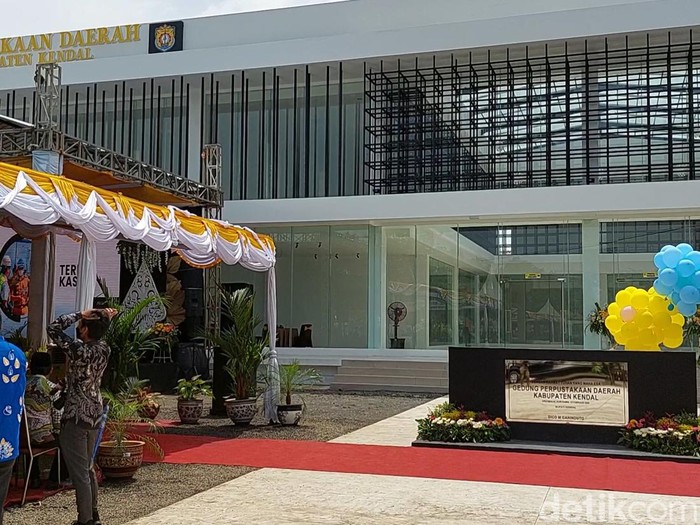 Perpustakaan senilai Rp 9,3 Miliar