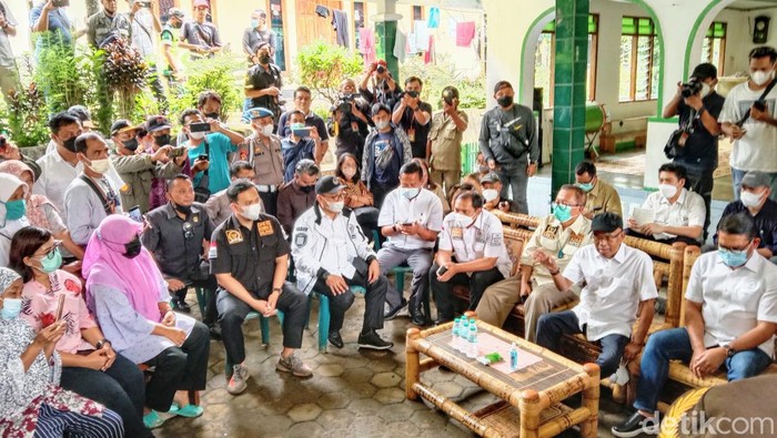 Pertemuan Komisi III DPR RI dengan warga Desa Wadas, Purworejo, Kamis (10/2/2022)