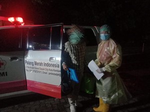 PMI Depok Gratis Antar Pasien COVID-19 ke Tempat Isolasi, Ini Syaratnya