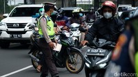 Sebagian besar pelanggar yang terjaring razia adalah pesepeda motor. 