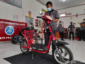 Wuss! Siswa SMK di Tegal Sulap Bahan Bekas Jadi Skuter Listrik