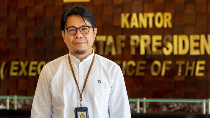 Tenaga Ahli Utama KSP Wandy Tuturoong