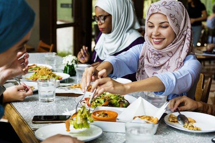 Traktir makan