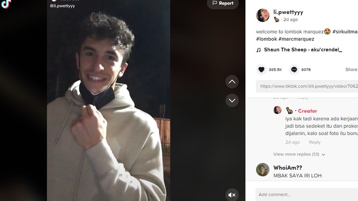 Wanita foto bareng Marc Marquez