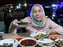 Raos Pisan! Ini 5 Warung Sunda Favorit Shanty Denny
