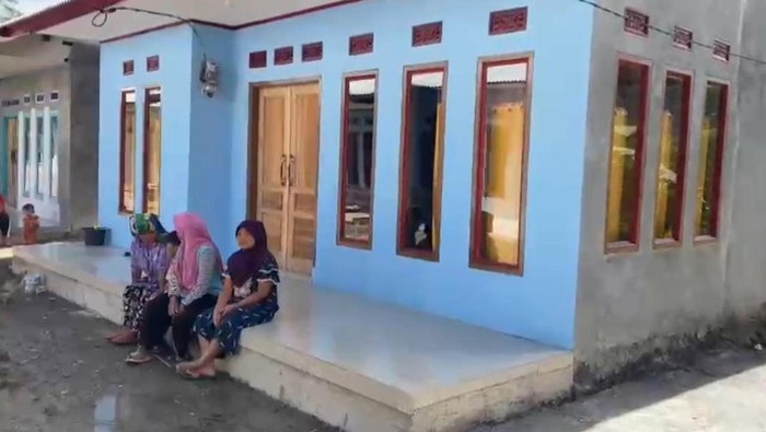 12 kepala keluarga yang rumahnya hancur akibat banjir Cisompet, Garut mendapatkan bantuan rumah
