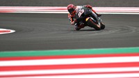 Aksi Marc Marquez jajal Sirkuit Mandalika. The Baby Alien bisa menjajamkan waktu dari hari ke hari hingga rekor tercepatnya di angka 1 menit 31,793 detik. Foto: ANTARA FOTO/Andika Wahyu