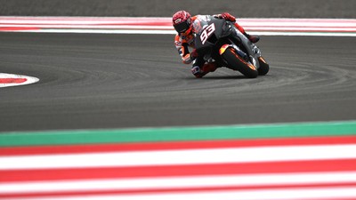 Foto: Rider MotoGP Kotor-kotoran di Tes Mandalika