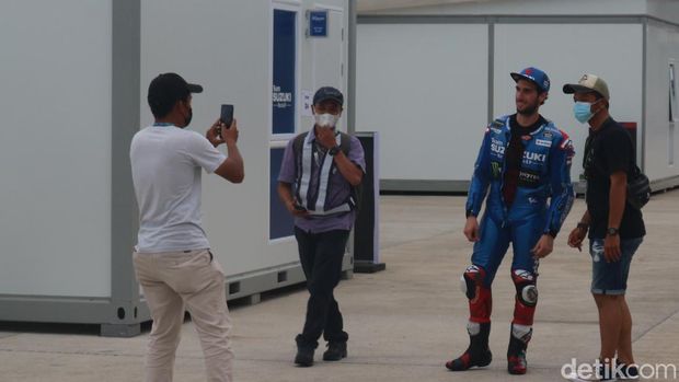 Alex Rins di Sirkuit Mandalika, Jumat (11/2).