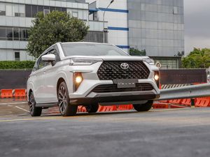 Toyota Indonesia Setop Produksi Veloz Bensin, Kini Fokus ke Hybrid