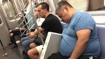 Saat ngantuk tak tertahan, apa daya pizza juga melayang. dok. Brightside