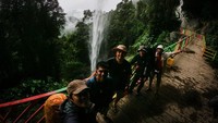 Selain sensasi alam, wisatawan juga bisa dapat banyak pengetahuan di sini. Sebab lokasi mulut gua dahulunya adalah tempat berlindung para pejuang Indonesia dari serangan saat penjajahan Belanda tengah berlangsung.