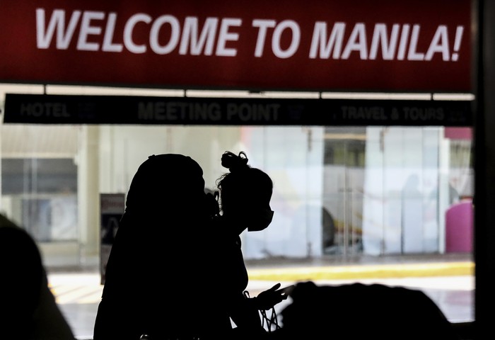 Filipina kembali buka pintu internasional. Turis dari 157 negara yang telah divaksin penuh dan negatif COVID-19 tak diwajibkan karantina saat tiba di Filipina.