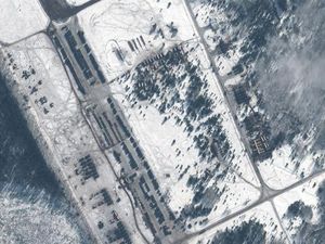Visual dari Satelit Menunjukkan Pergerakan Terbaru Pasukan Rusia
