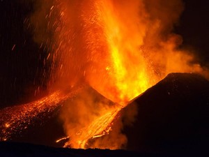 Mitos-mitos Gunung Meletus, Jin Penunggu Marah hingga Azab
