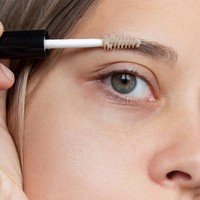 Alis Natural Bak Tanpa Makeup Jadi Tren Kecantikan 2026, Ini Tekniknya