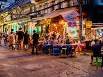 Thailand-Kamboja Perang, Turis-turis Malah Asyik Party