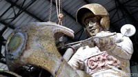 Menurut Nyoman patung Jokowi itu pertama kali dikerjakan kurang dari 1 bulan.