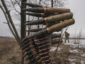 Tegang dengan Rusia, Ukraina Terima Paket Bantuan Militer dari Kanada!