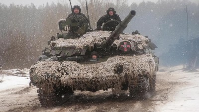 Intip Peralatan Perang Ukraina yang Bersiap Hadapi Invasi Rusia