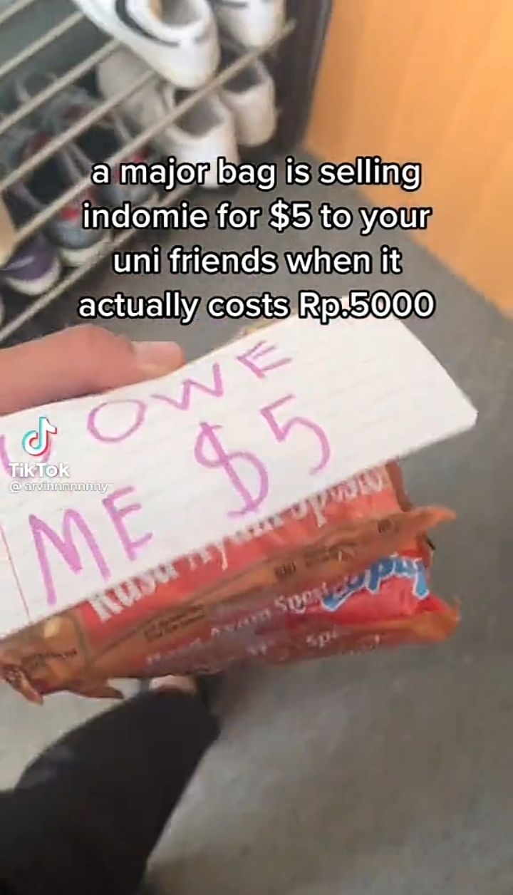 Cuan! Beli Indomie Rp 5 Ribu, Netizen Ini Jual Lagi Seharga Rp 71 Ribu