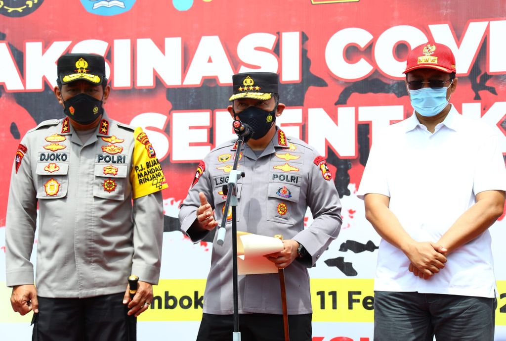 Kapolri Jenderal Listyo Sigit meninjau langsung akselerasi vaksinasi di willayah NTB