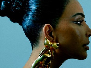 Kontroversi Kim Kardashian Tiru Gaya Afrika, Reaksi Naomi Campbell Disorot