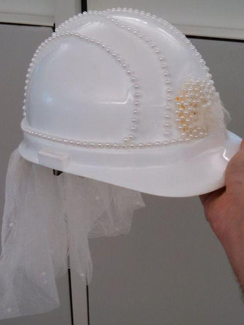 Bosan tidak melulu berdampak buruk, seperti yang satu ini. Nampaknya kebosanan justru menghasilkan banyak kreativitas yang bisa bikin tertawa. Lihat deh, Jumat, (11/2/2022).