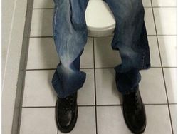 Kocak! Begini Jadinya Kalau Kelamaan Menghabiskan Waktu di Kantor