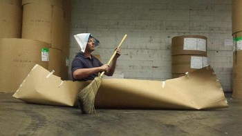 Maksud hati ingin liburan, apa daya masih harus kerja keras. Upss... dok. Brightside