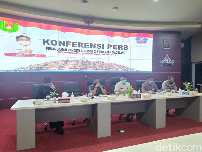 Konferensi pers penanganan Corona di Kabupaten Magelang, Jumat (11/2/2022).
