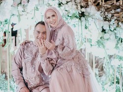 7 Detail Lamaran Venna Melinda dan Ferry Irawan, Cincinnya Bikin Salfok