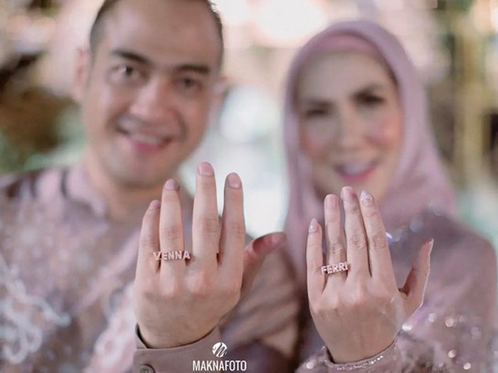 Lamaran Venna Melinda dan Ferry Irawan