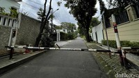 Diketahui, sejumlah portal di area perumahan tersebut kembali ditutup guna mengurangi mobilitas masyarakat.