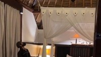 Enea Bastianini kurang beruntung karena ada kelelawar masuk ke kamar hotelnya. Foto: Instagram