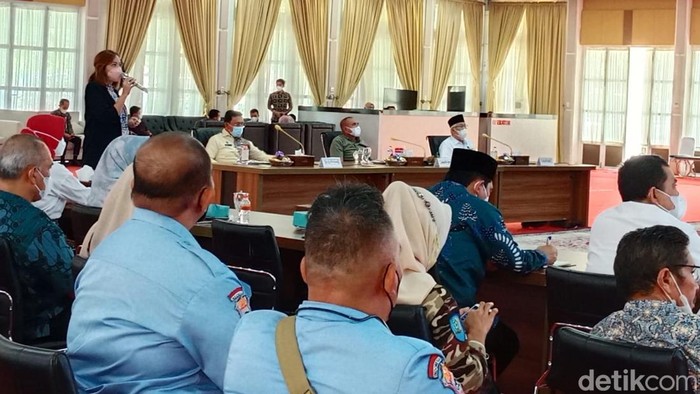 Pertemuan Gubsu dan Sejumlah Tokoh Masyarakat di Medan