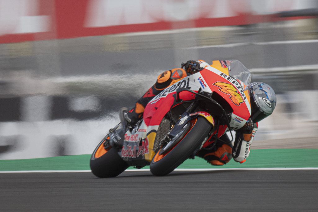VALENCIA, SPAIN - NOVEMBER 11: Pol Espargaro of Spain and Repsol Honda Team rounds the bend during the MotoGP of Comunitat Valenciana: Previews at Ricardo Tormo Circuit on November 11, 2021 in Valencia, Spain. (Photo by Mirco Lazzari gp/Getty Images)