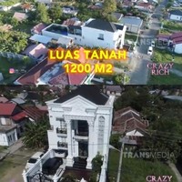Berkat kesukseannya tersebut, ia bisa membangun rumah bak istana. Shella membangun rumah mewah seluar 1.200m². Program acara Crazy Rich Transtv menjadi yang pertama mendapatkan kesempatan mereview rumah milik Shella Saukia. Dan dia dijuluki sebagai crazy rich Banda Aceh. Foto: Dok. Youtube Trans TV Official.