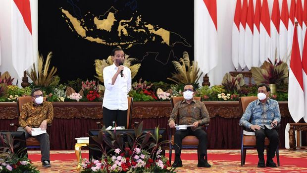Presiden Joko Widodo (Jokowi) Melakukan Pertemuan Bersama Para Seniman dan Budayawan, Istana Negara, Kamis, (10/2/2022). (Foto: Lukas - Biro Pers Sekretariat Presiden)