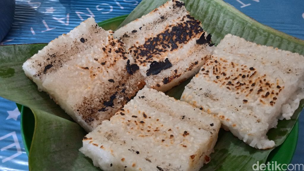 Sate Maranggi Sari Asih: Gurih Juicy Sate Maranggi dengan Paduan Lemak Sapi dan Sambal Oncom